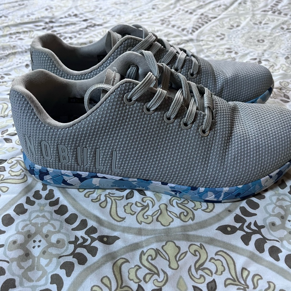 NoBull light gray shoes with blue/white pattern. Still in great shape!🤗